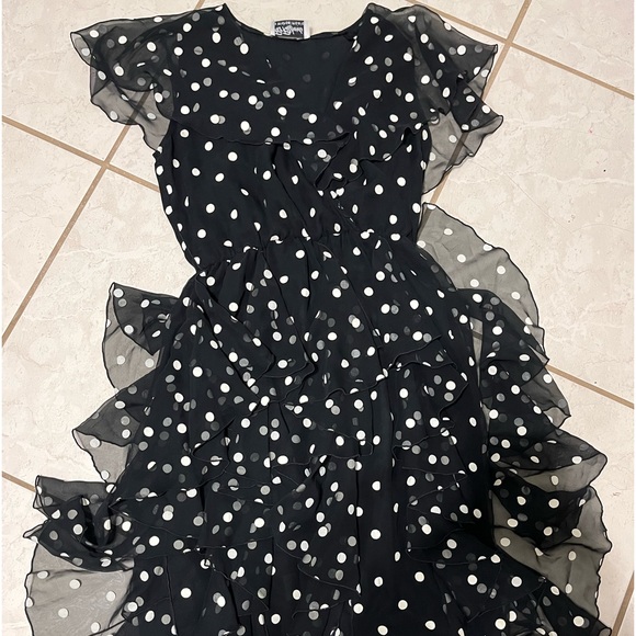 Pola dot cocktail dress, no size tag but looks like a size 6,great dress - Picture 1 of 2